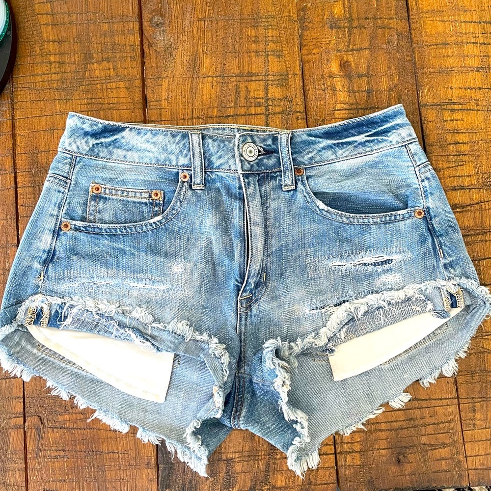 American Eagle Hi-rise Festival Shorts